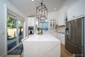 Another look at this show-stopping kitchen.