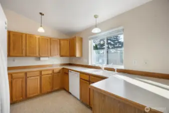 Plenty of counter space with the peninsula