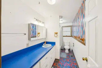 2nd bathroom upstairs