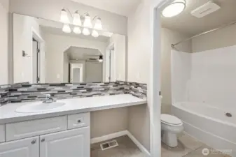 Ensuite Bathroom with Separate Toilet Room & Soaking Tub