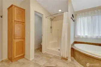 separated throne room is always a blessing in disguise!