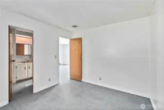 2nd bedroom with jack jill bath