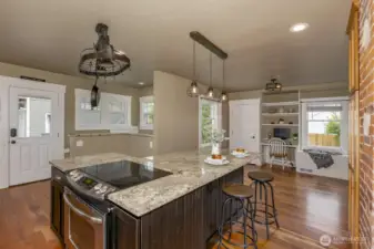 Giant island perfect for entertaining!