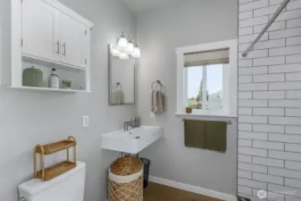 Beautiful bathroom!
