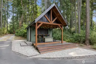 Outdoor bar