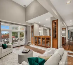 Vaulted Ceilings & Deck Access