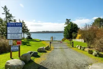 Community Beach (pier, boat ramp & beach)