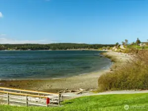 Community Beach (pier, boat ramp & beach)