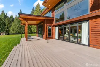 expansive deck plumbed with gas ready for a hot tub, swimspa or sauna and outdoor bbq / kitchen