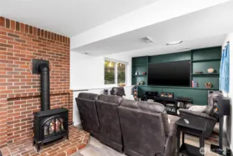 Additional propane fireplace on lower lever