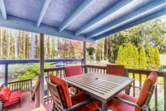 Outdoor dining?