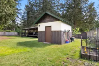 This shed is really cool!  Nicely finished outside & inside!