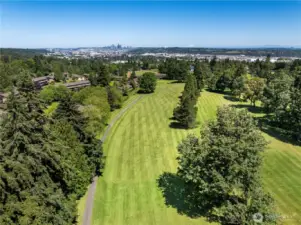 Idyllic golf course setting!