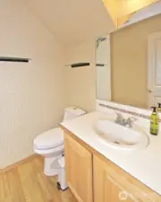 !/2 bath on main