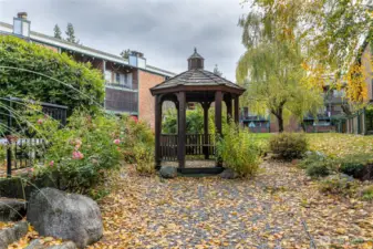 Sunset Plaza Grounds