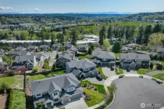 A very pleasant cul-de-sac with 8 homes by the same builder make up Berolina. Nice landscaping and similar architecture make for an attractive community.