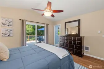 Attached En-suite
