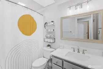 Main level full bath