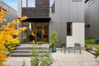 Clad in sophisticated hard-wearing materials, the exterior envelope provides low-maintenance protection.