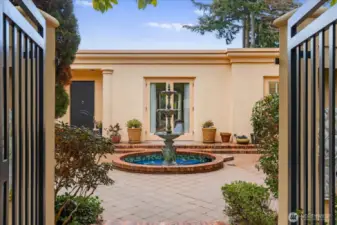 Welcome to 1855 Roundhill Circle . .