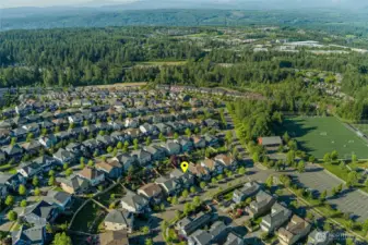 Can't beat the location right next to Jeanne Hansen Community Park where the fun happens. Very walkable location to both the park, and the elementary school.