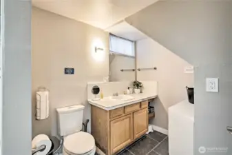 Unit B - Full Bathroom