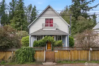 Welcome to a historic home in historic Ravensdale!