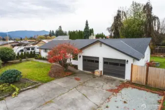 Lots of parking plus 2 car garage