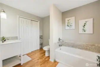 Soaking tub in primary bathroom