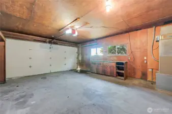 Workshop space in garage