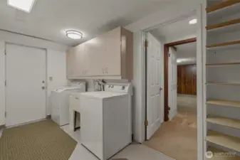 Utility/Mud Room w/ storage