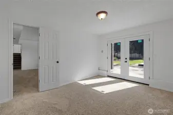 This room can be an office or a 4th bedroom