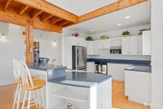 A functional kitchen with Bleimeister cabinets