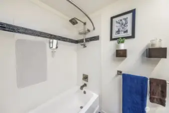 Full upper bath