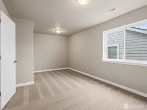 Large 3rd bedroom on 2nd floor