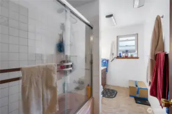 Newer full size bathroom