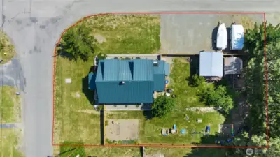 At over 9,000sf, this property is a real find in Roslyn! Level, corner lot- fantastic location. SO many amenities, updated and still full of Roslyn charm too!