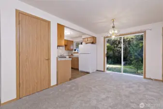 Seperate dining area off of the kitchen.
