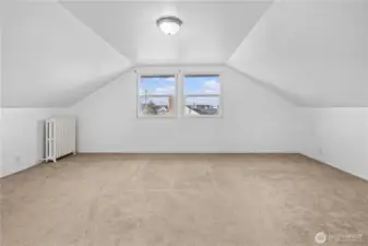 Primary bedroom, 2nd floor