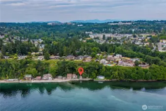 Enjoy the flexibility of walking down or driving along the beach to your private waterfront retreat