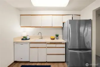 All appliances stay!