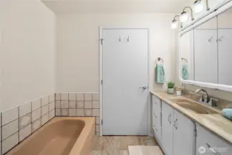 Seperate bathtub for soaking.