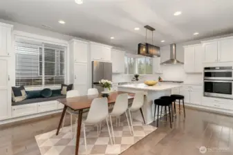 Kitchen w/ dinning area