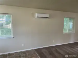 ductless mini split for heating and cooling