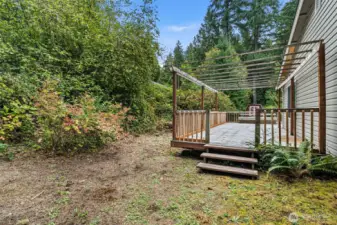 Wrap around entertainment sized deck.