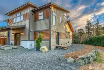 Utility and mudroom entry