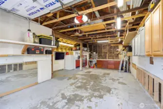 Shop virtually removed items