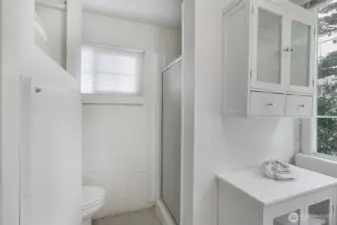 Main Level Bath