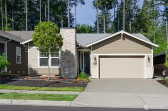 This better than new home in Jubilee community is just what you are looking for.