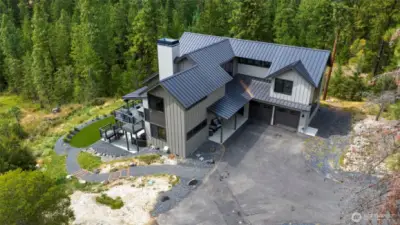 What a fabulously private home - plenty of parking for you and all your guests.